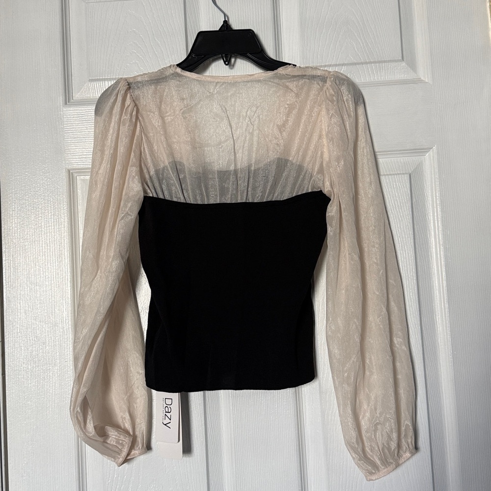 Elegant Black and Cream Women's Top - Picture 3 of 3